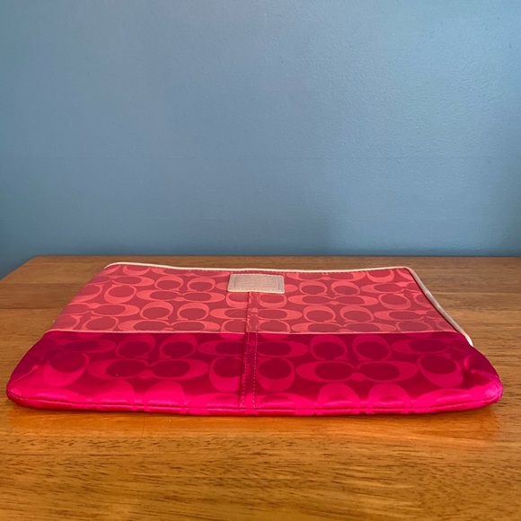 Coach tablet Case - Picture 13 of 15